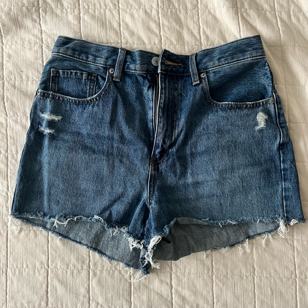 NWOT perfect high rise cut-off shorts!